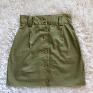 Vintage light green skirt w raw hem